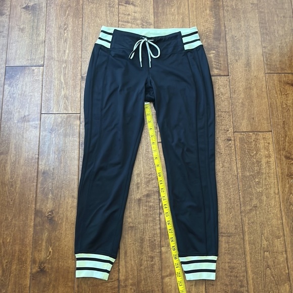 Athleta Black & Cream Striped Varsity jogger Pant Size S - Picture 6 of 12